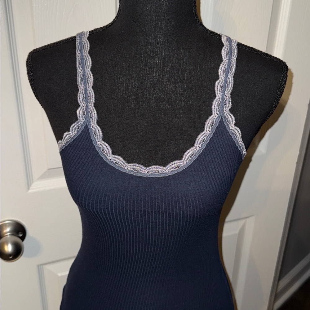 🖤HOLLISTER Y2K NAVY BLUE LACE-TRIM TANK TOP SIZE S🖤 - Picture 2 of 7